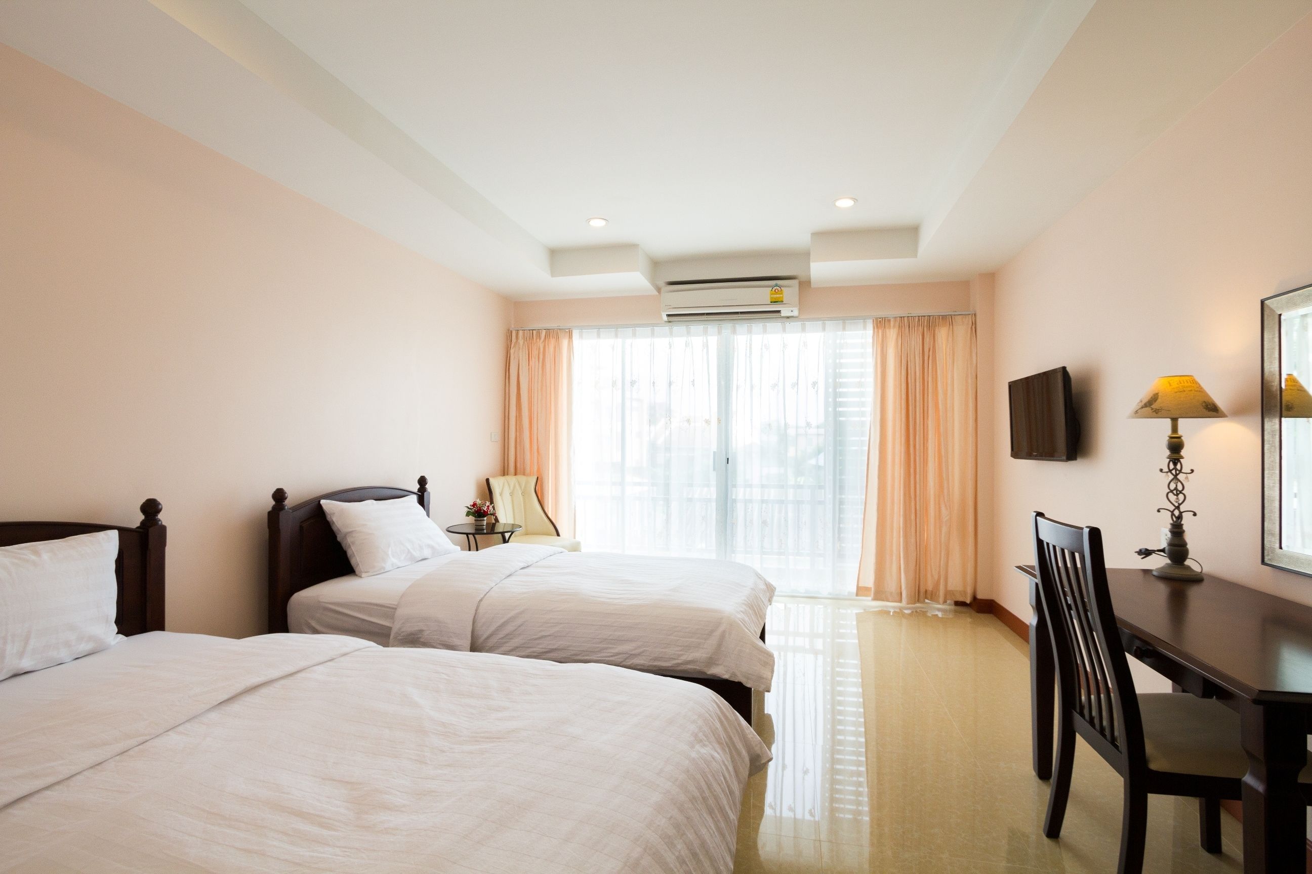 standard twin room | desk, rollaway beds, free wifi