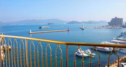 Bay Condo Hotel Tongyeong