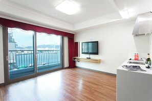 Deluxe Ondol | 1 bedroom, free WiFi, bed sheets