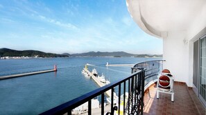 Deluxe Triple Room - Bay Condo Hotel Tongyeong (Tongyeong)
