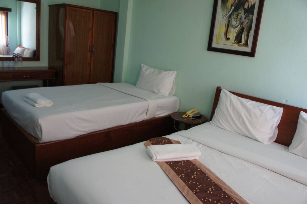 Triple Room | Meja, katil lipat simpan/tambahan, Wi-fi percuma 
