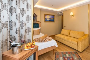Standard Single Room | View from room - Aprilis Gold Hotel - Special Class (Istanbul)