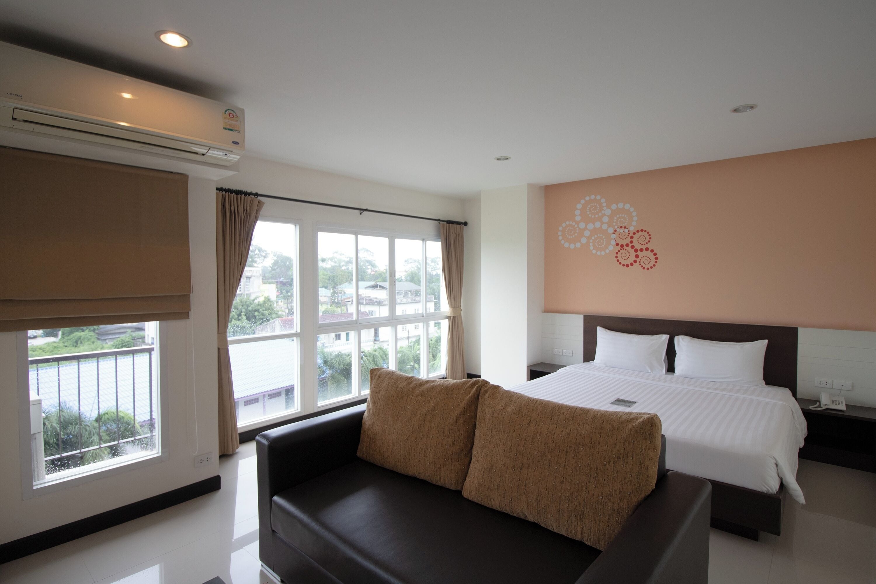 In-room safe, desk, free WiFi, bed sheets