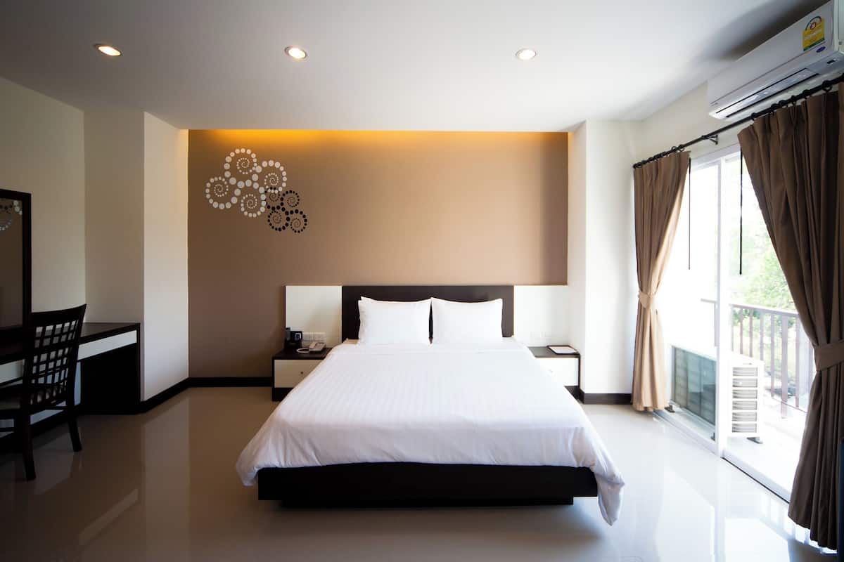 Deluxe Double Room | In-room safe, desk, rollaway beds, free WiFi