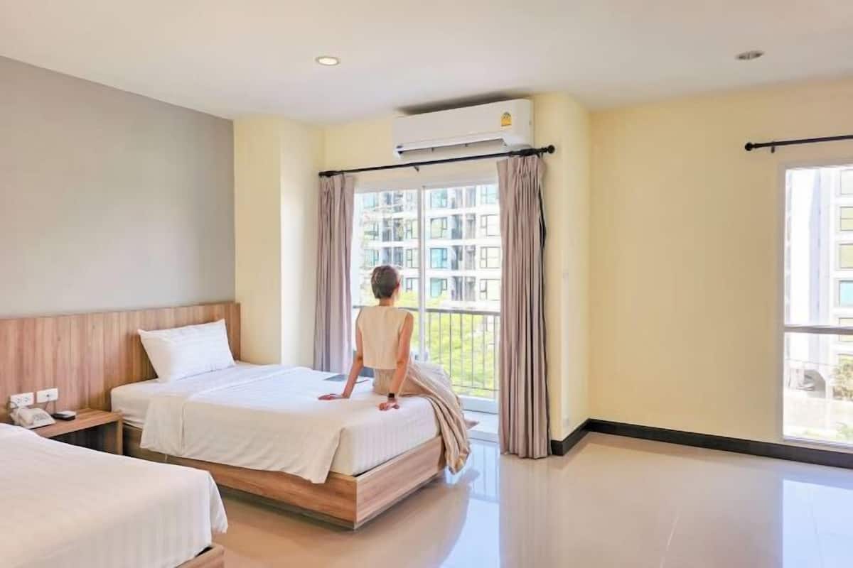 In-room safe, desk, free WiFi, bed sheets