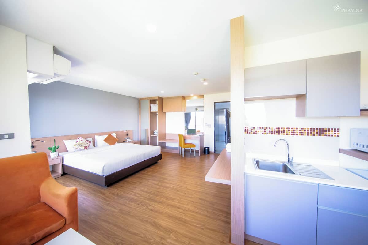 华丽双人房 | 客房内保险箱、办公桌、免费 WiFi、床单