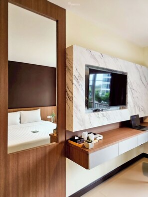 Superior Triple Room | In-room safe, desk, free WiFi, bed sheets - Phavina Hotel & Grand Boutique Rayong (Rayong)