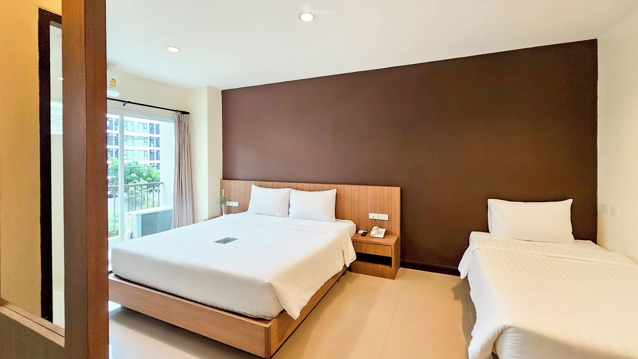 Caja de seguridad en la habitación, escritorio y wifi gratis 