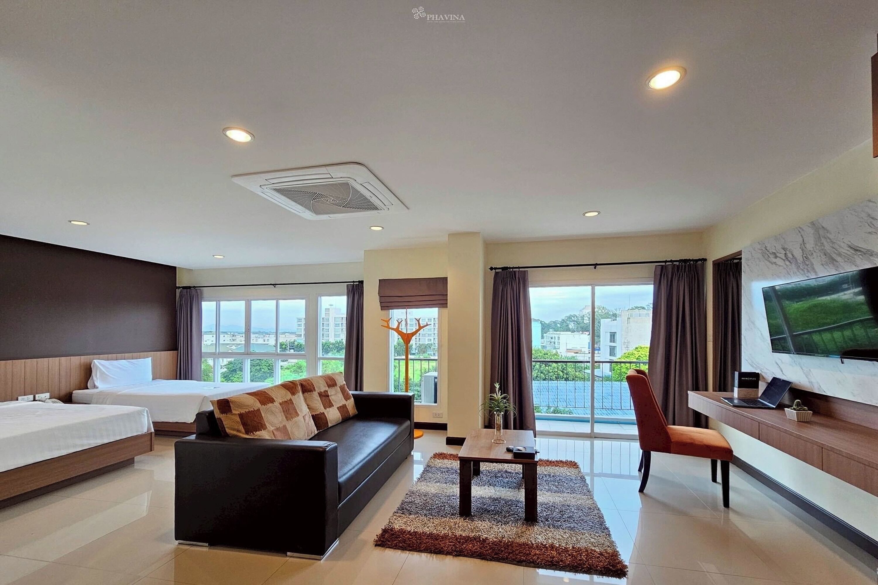 Premium Room | In-room safe, desk, rollaway beds, free WiFi