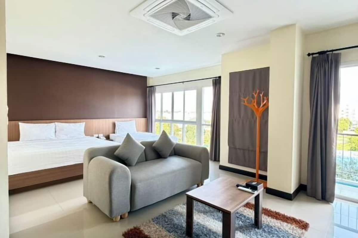 In-room safe, desk, free WiFi, bed sheets