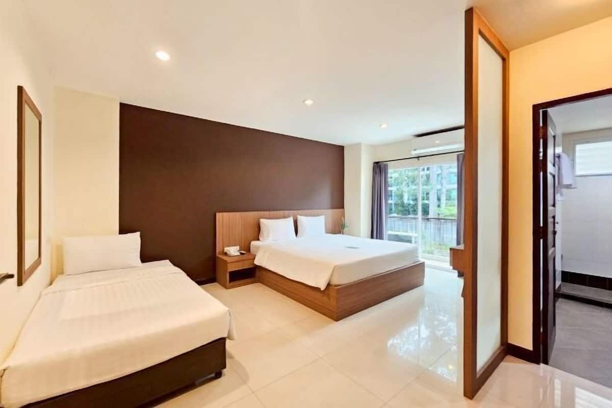 In-room safe, desk, free WiFi, bed sheets