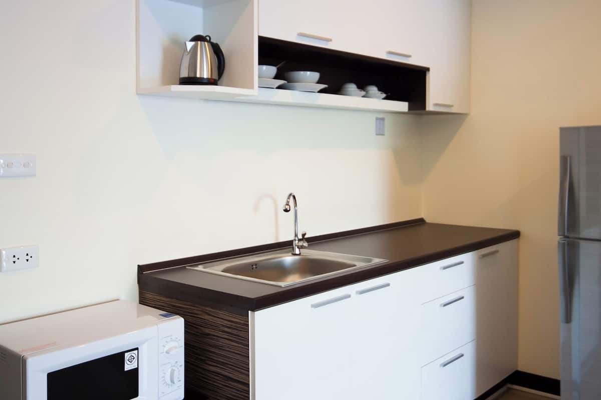 deluxe double room | private kitchen | fridge