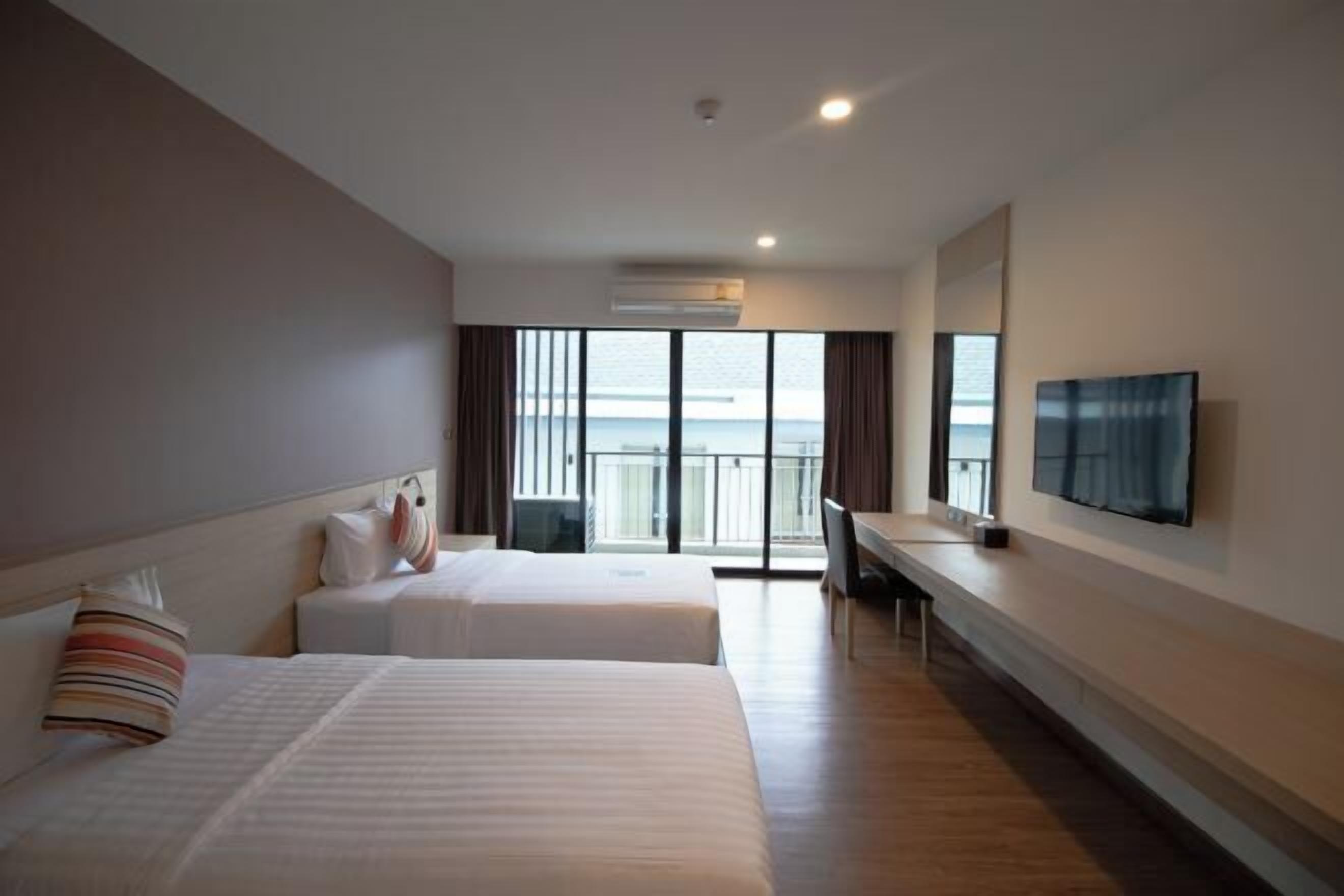 In-room safe, desk, rollaway beds, free WiFi