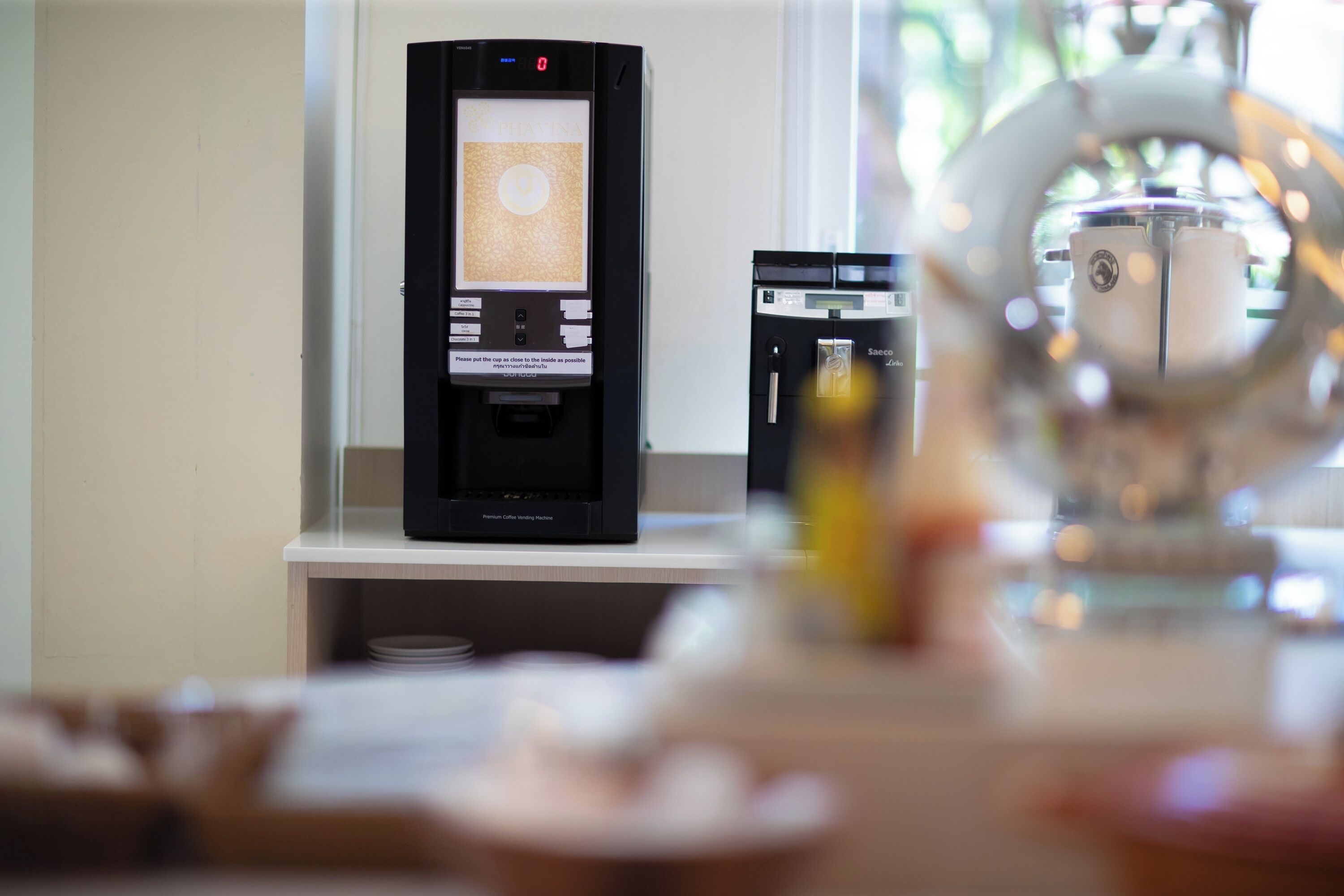 breakfast and lunch served, thai cuisine