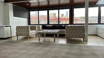 Luxury Suite, 1 Double Bed with Sofa bed, Private Bathroom | Tech