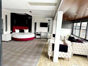 奢華套房, 1 張標準雙人床及 1 張梳化床, 私人浴室 | 接待處