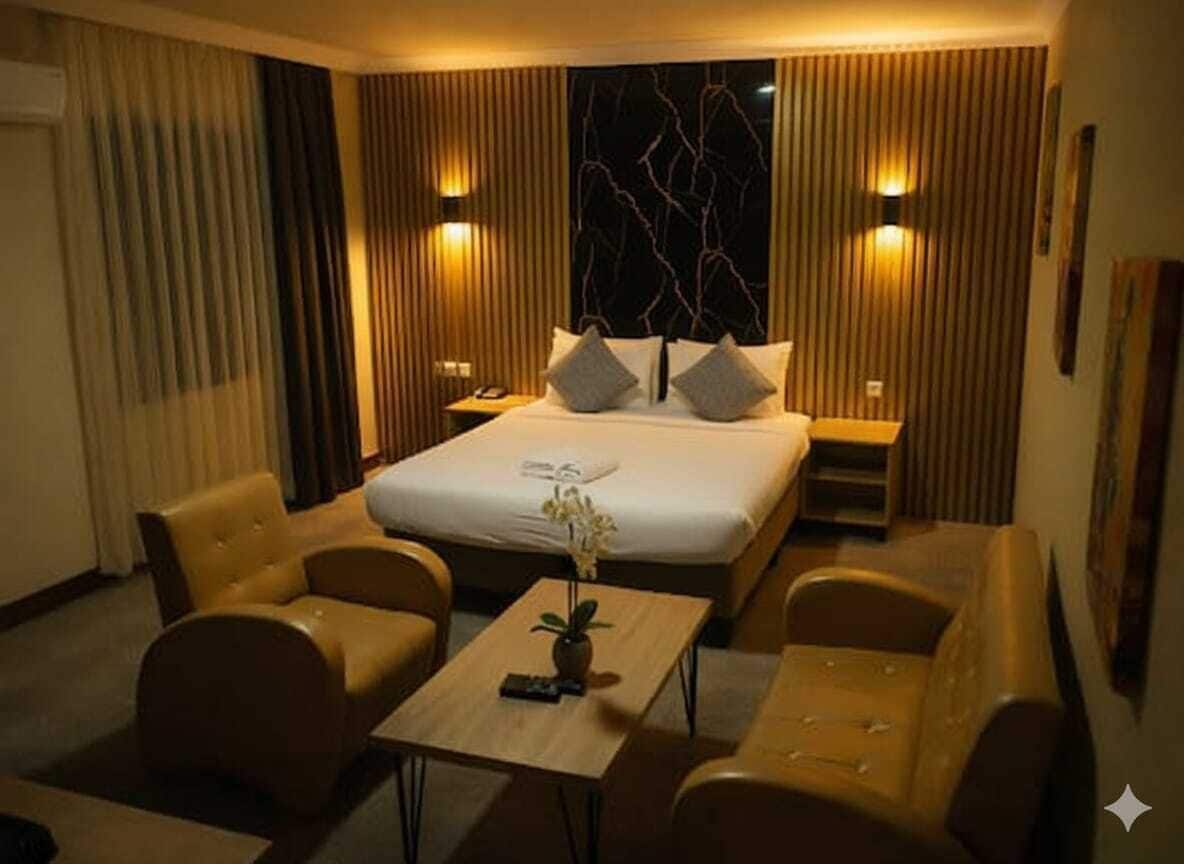 Chambre familiale | Minibar contenant certains articles gratuits, coffre-fort, bureau