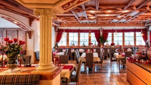 Serveert ontbijt en diner, regionale gerechten