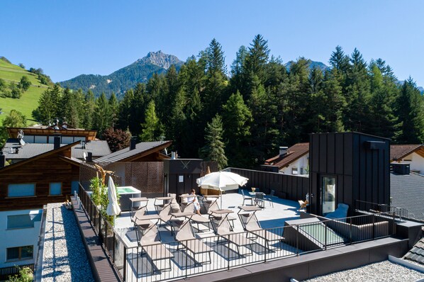 Sundeck - Hotel Mirabel (Marebbe)