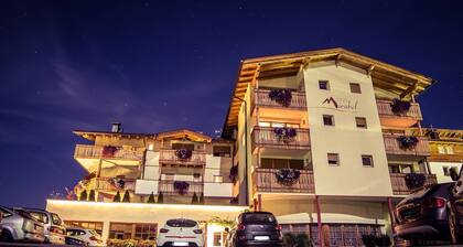 Hotel Mirabel