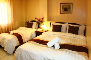 Family Room, Multiple Beds | Premium bedding, in-room safe, desk, free WiFi - La Anclar Hometel (Davao)