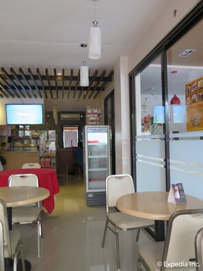 Breakfast served, Fusion cuisine - La Anclar Hometel (Davao)