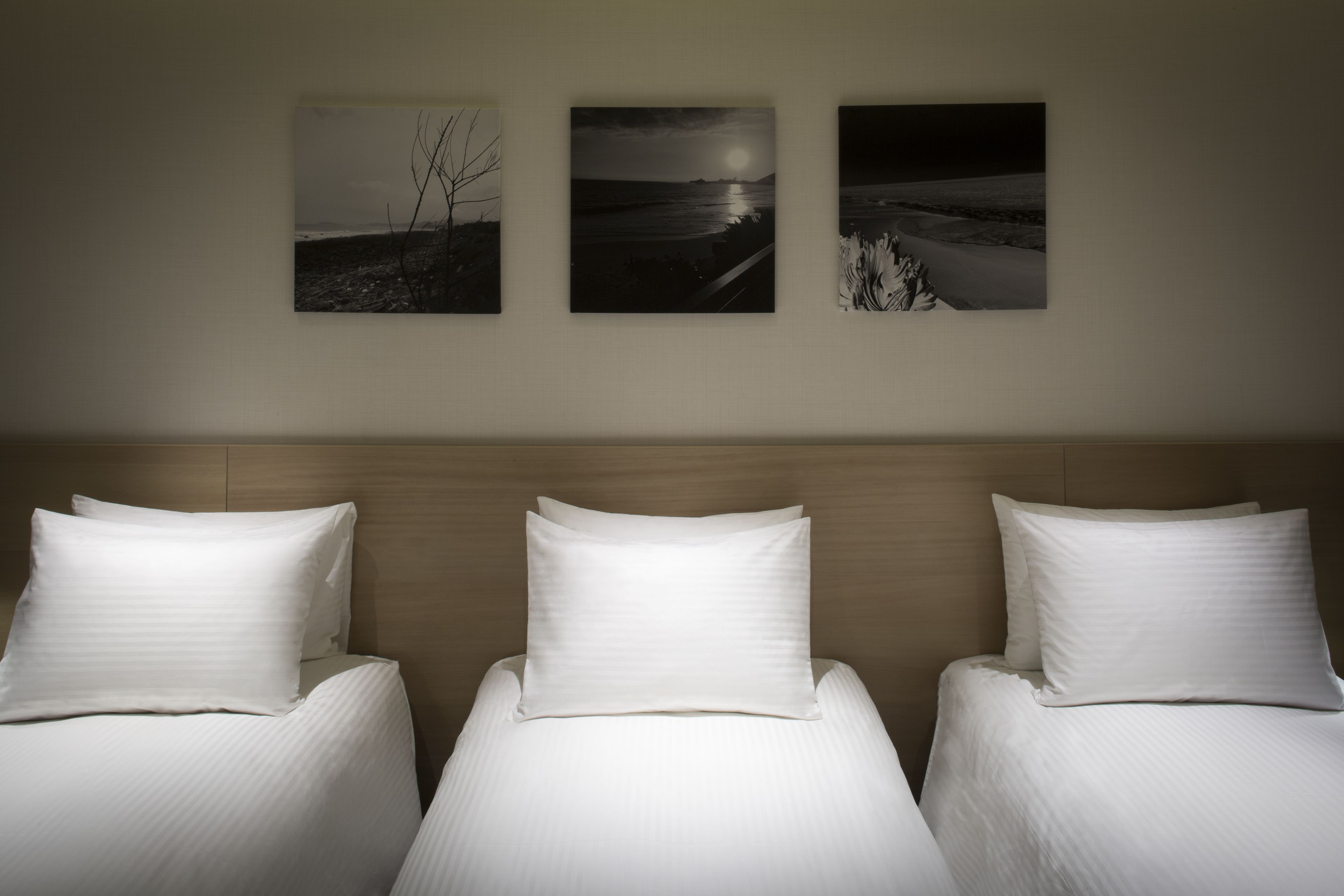 regency triple room | in-room safe, individually decorated, desk, iron/ironing board