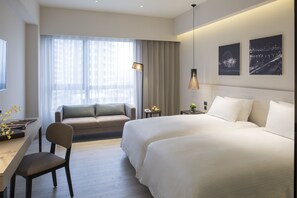 In-room safe, individually decorated, desk, iron/ironing board - Riverview Suites Taipei (Taipei)
