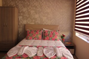 Minibar, in-room safe, free WiFi, bed sheets - Görür Hotel (Istanbul)