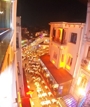 Doppia Superior, balcone | Facciata della struttura - sera/notte