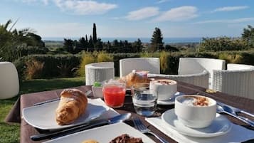 Breakfast meal