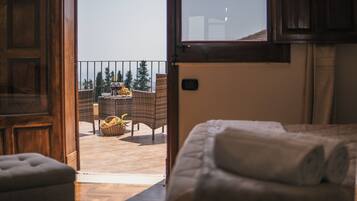 Elite-Zimmer, 1 Doppelbett, Terrasse, Meerblick (Giunone, Temples view) | Terrasse/Patio