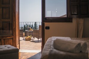 ห้องเอลีท, เตียงใหญ่ 1 เตียง, ระเบียง, วิวทะเล (Giunone, Temples view) | ลานระเบียง/นอกชาน