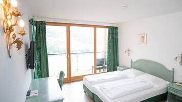 Desk, cots/infant beds, free WiFi, bed sheets