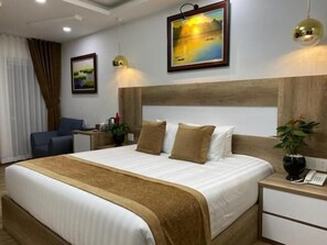 Minibar, desk, free WiFi - Dalat Central Hostel (Da Lat)