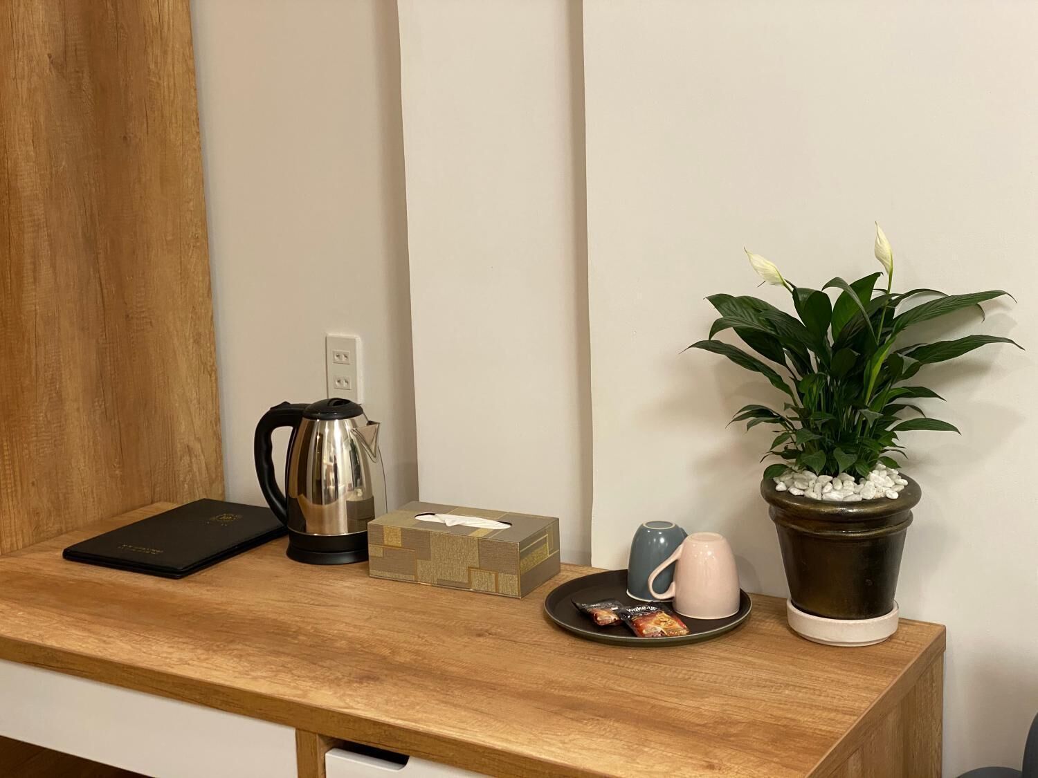 Minibar, desk, free WiFi