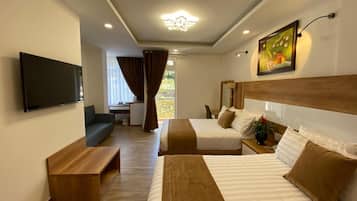 Minibar, desk, free WiFi