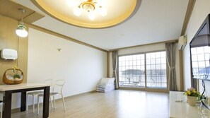Deluxe Ondol | Free WiFi, bed sheets - Pam Beach (Tongyeong)