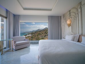 Quarto luxo, banheira de hidromassagem, vista para o mar | Frigobar, cofres nos quartos, quartos à prova de som