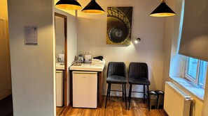 Standard Studio | Premium bedding, desk, cots/infant beds, free WiFi - New Pera (Istanbul)