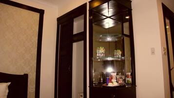 Minibar, in-room safe, desk, soundproofing
