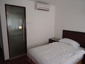 Desk, blackout drapes, iron/ironing board, free WiFi