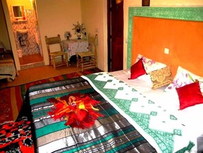 Traditional-Zimmer, 1 Doppelbett, Kamin, Bergblick