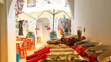 Petit déjeuner buffet compris tous les jours