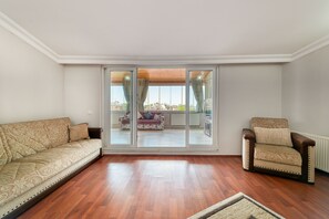 Appartement, 2 chambres | Coin séjour | Télévision LCD, chauffage par le sol