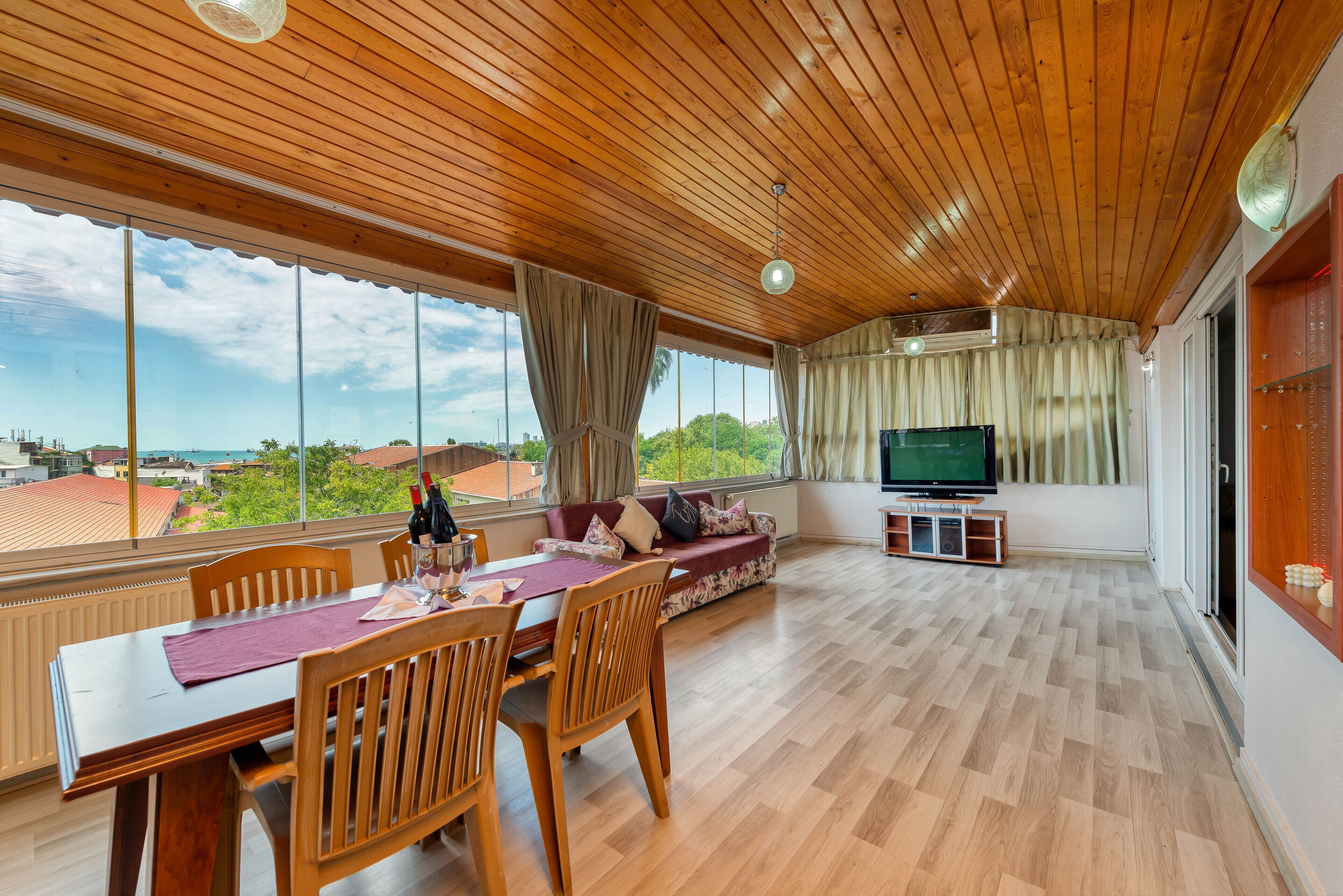Apartment, 2 Bedrooms | Living area