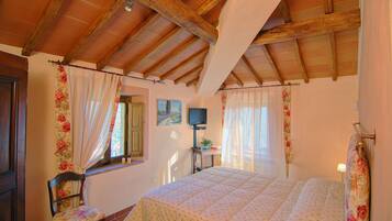 Superior-Doppelzimmer (Montegrossi) | Hochwertige Bettwaren, Zimmersafe, Zustellbetten, kostenloses WLAN