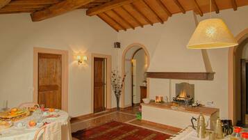 Free buffet breakfast