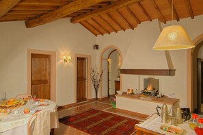Free buffet breakfast - Cavarchino B&B (Gaiole in Chianti)