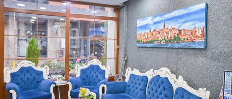 Lobby-Lounge